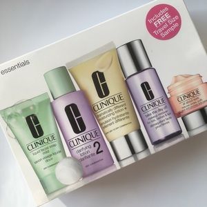 NWT Clinique Daily Essentials Travel Kit